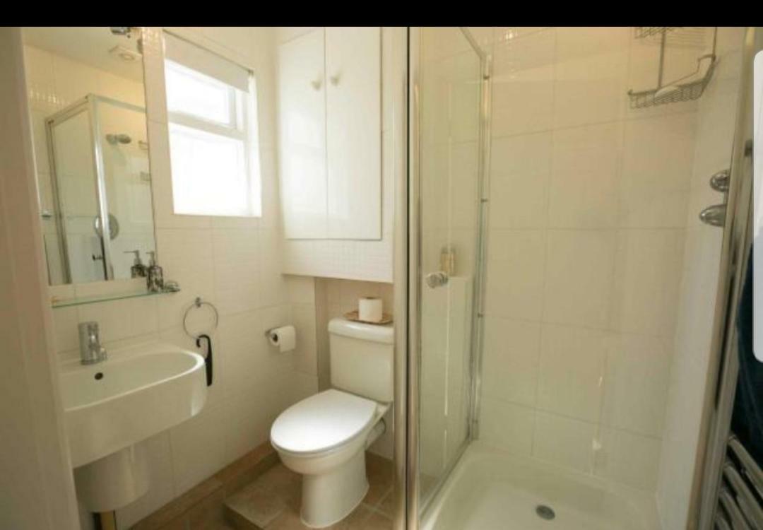 Beautiful One Bedroom Ground Floor Apartment With Parking Ексетър Екстериор снимка